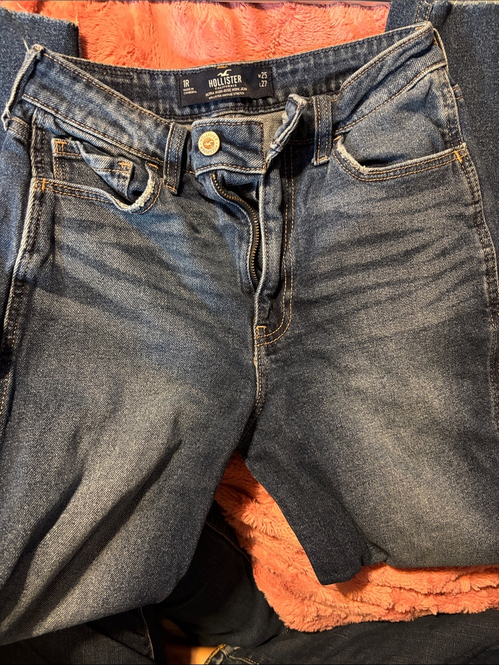 Hollister women’s 1R Medium Blue Slim Straight Jeans